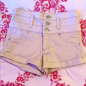 Light pink stretchable high waisted shorts